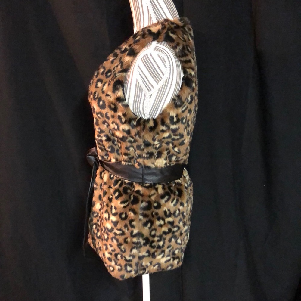 Forever 21 Faux Fur Vest w/ Belt Sz: Small - Picture 2 of 8